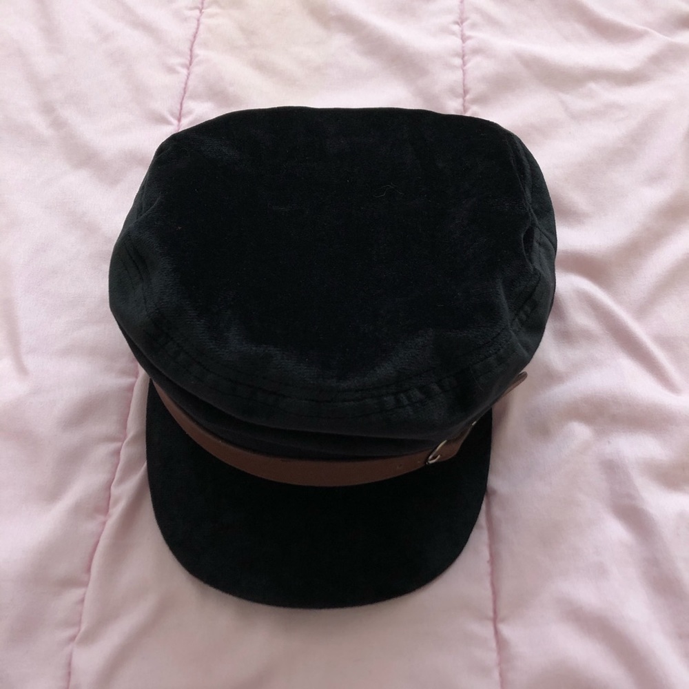 ❌ SOLD ❌ Black Fiddler Cap Hat